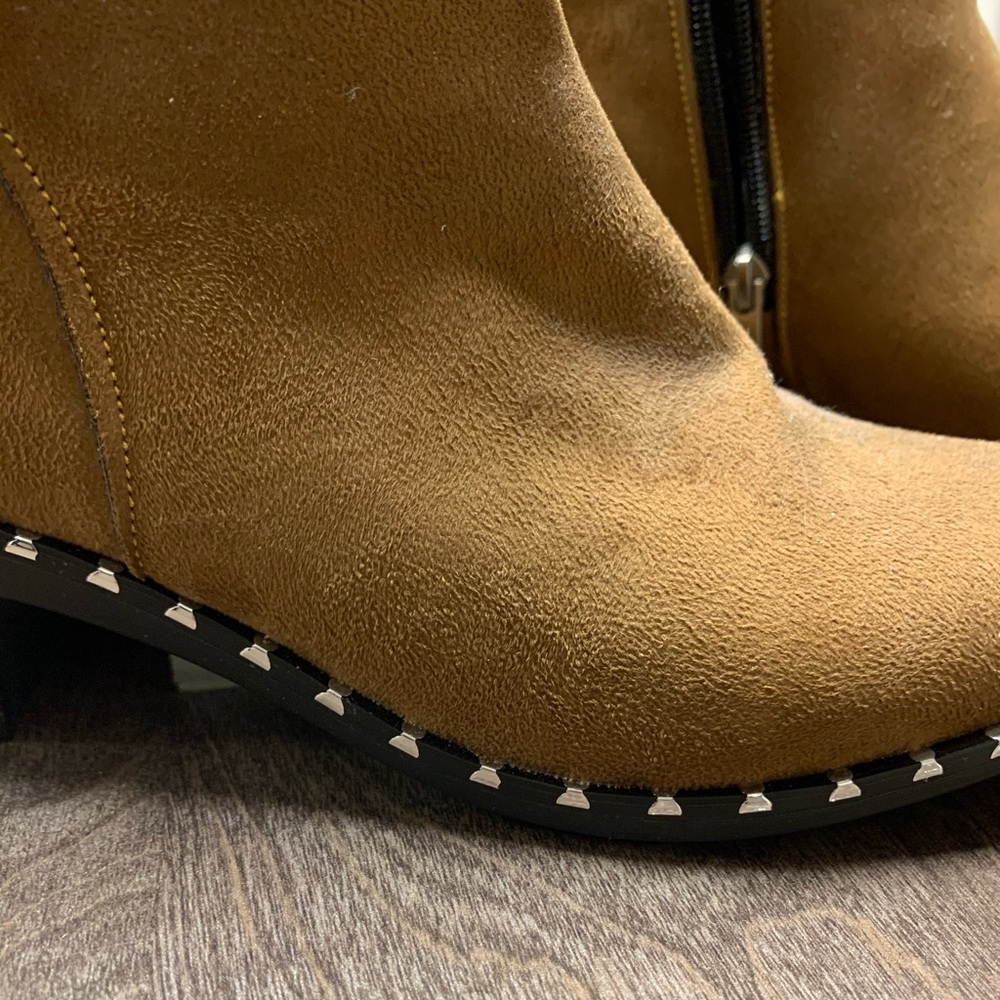 Brown boots - Picture 3 of 7